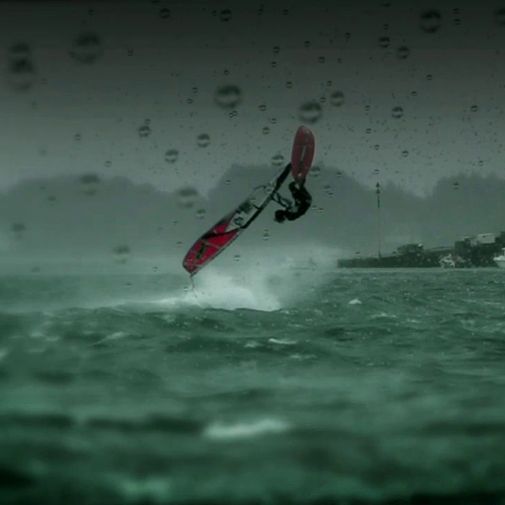 Gregoire Scherpe performs a majestic jump on his windsurf! Gregoire Scherpe performs a majestic jump on his windsurf!