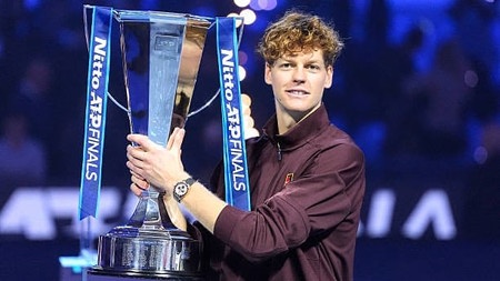 Sinner schlägt Alcaraz und verteidigt seinen ATP-Finals-Titel…