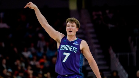 Hornets-Spieler Knueppel Erzielt Als Schnellster Spieler 200 Dreipunktewürfe…