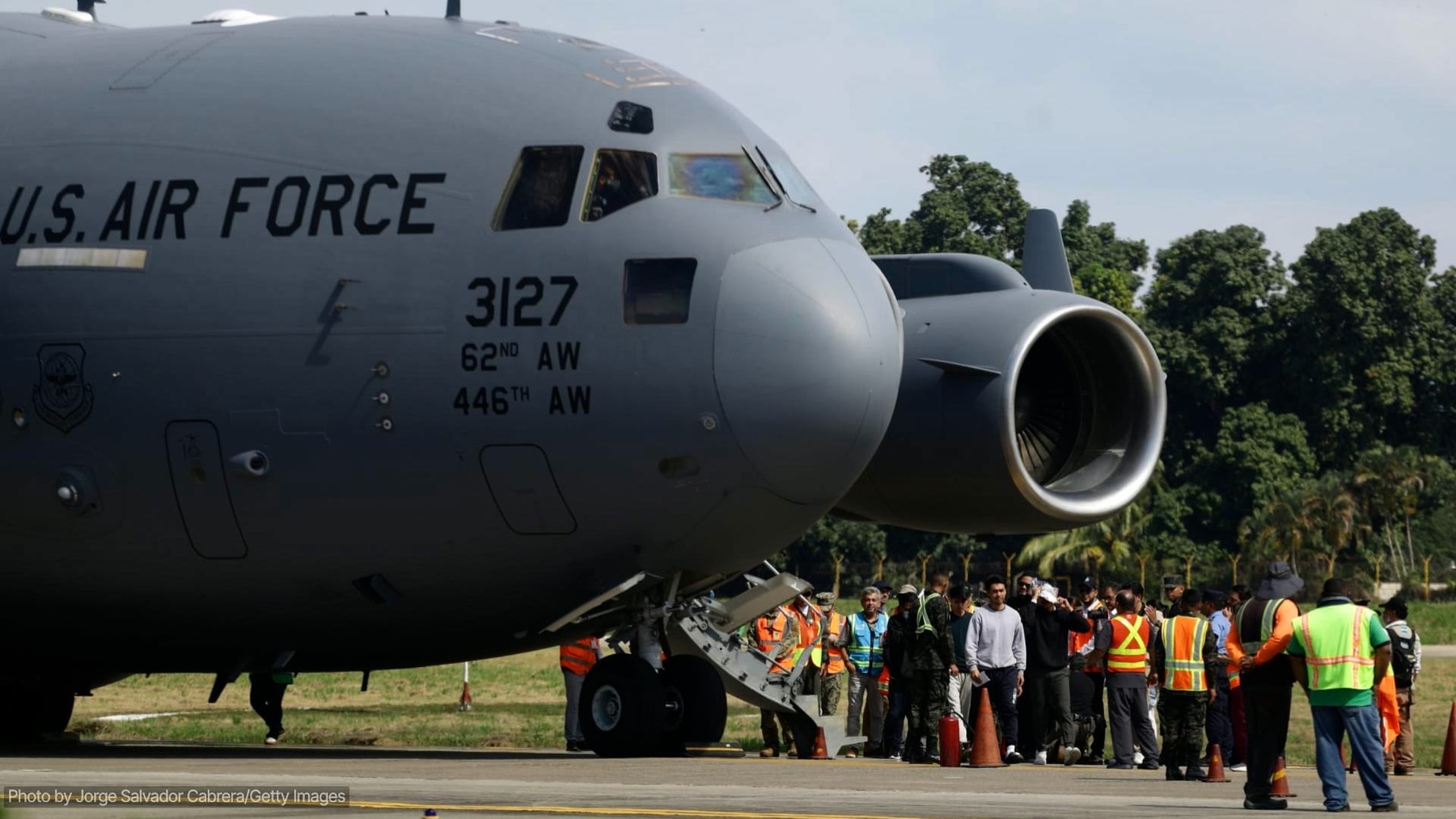 Les Vols D'Expulsion Organisés Par Trump Sont Illégaux, Statue Un Juge