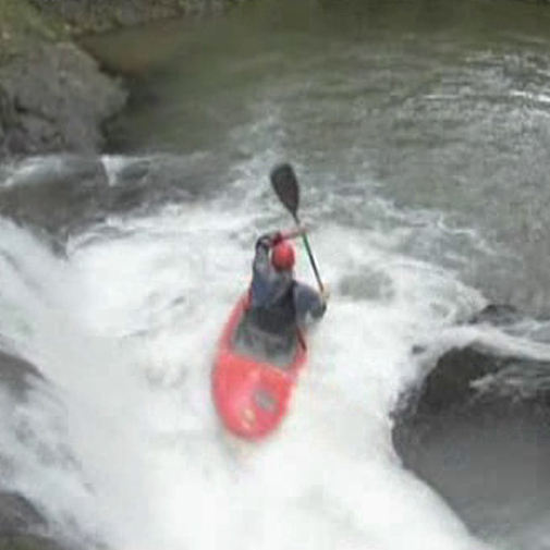 Kayaker made an admirable descent of a river!