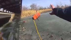 Un policier sauve un pêcheur tombé dans une rivière gelée