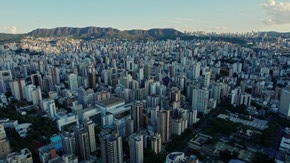 Belo Horizonte, Brésil : Vues aériennes de la ville aux beaux horizons