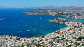 Bodrum, Turquie : Vues aériennes de la beauté de la mer Égée