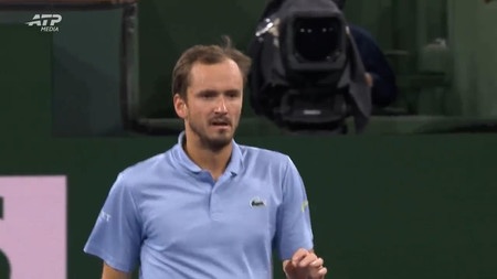 Medvedev eases past Tabilo to advance to Indian Wells 3rd round