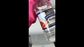 Pourquoi vous devez verser du Pepsi dans vos toilettes !