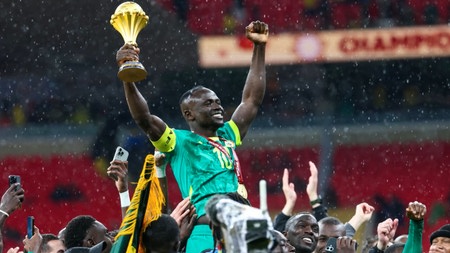 Der Senegal setzt sich in einem chaotischen AFCON-Finale knapp gegen Marokko durch...