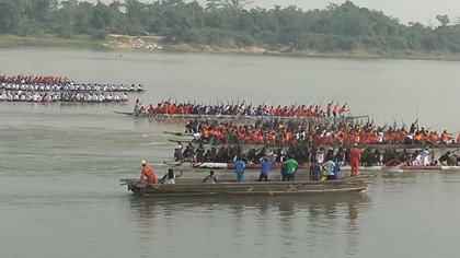 Centrafrique : une course de pirogue féminine lors de la journée internationale des femmes