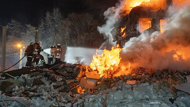 Un missile russe frappe une maison de 5 étages à Kharkiv : 7 personnes tuées, dont deux enfants