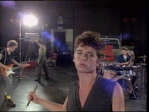 Don't Change (Video)