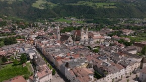 Bolzano, Italie : Vue des Dolomites par un drone