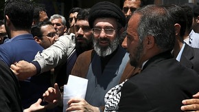 Iran : Mojtaba Khamenei successeur de son père au poste de guide suprême ?