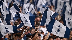 3 Supporters De Tottenham Bannis À Vie Après Des Saluts Nazis En Ligue Des Champions