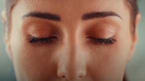 Comment Garder Le Contour Des Yeux Jeune