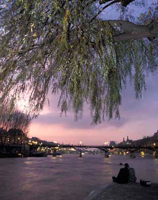 Noite de verão em Paris